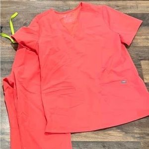 Coral medium petite Figs. NWOT